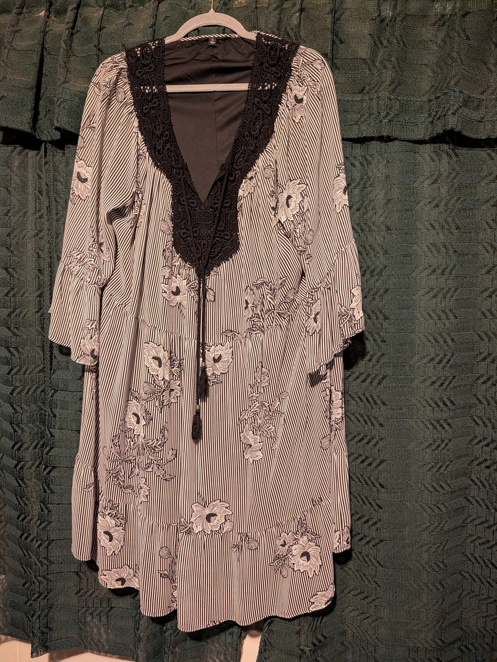 Signature Studio Black & White Striped Floral Lace-Trim Long Sleeve Dress